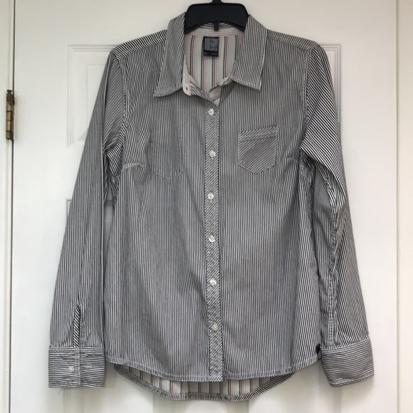 Volcom Reversible Long Sleeved Shirttail Button Front Blouse-Size L/14 - Picture 1 of 8